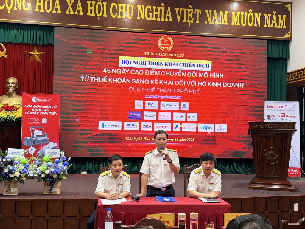 Thuế thành phố Huế tăng tốc hỗ trợ hộ kinh doanh chuyển đổi từ thuế khoán sang kê khai Thuế thành phố Huế tăng tốc hỗ trợ hộ kinh doanh chuyển đổi từ thuế khoán sang kê khai