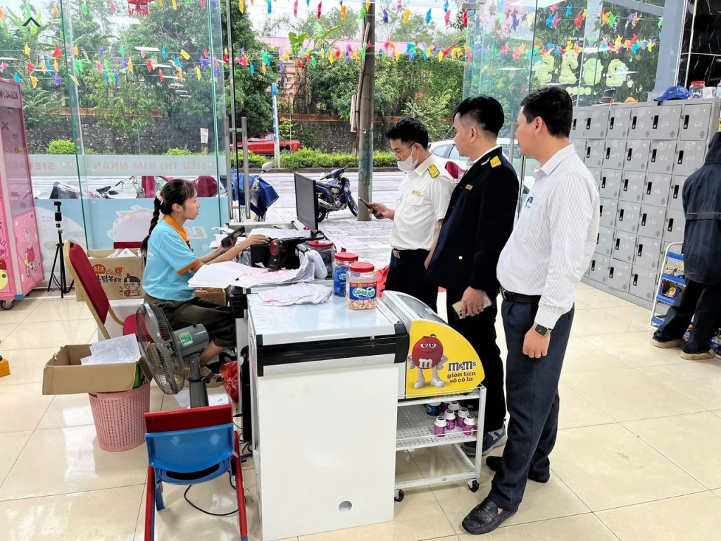 Ngành Thuế cam kết hỗ trợ hộ kinh doanh chuyển đổi từ thuế khoán sang kê khai thuận lợi, minh bạch Ngành Thuế cam kết hỗ trợ hộ kinh doanh chuyển đổi từ thuế khoán sang kê khai thuận lợi, minh bạch