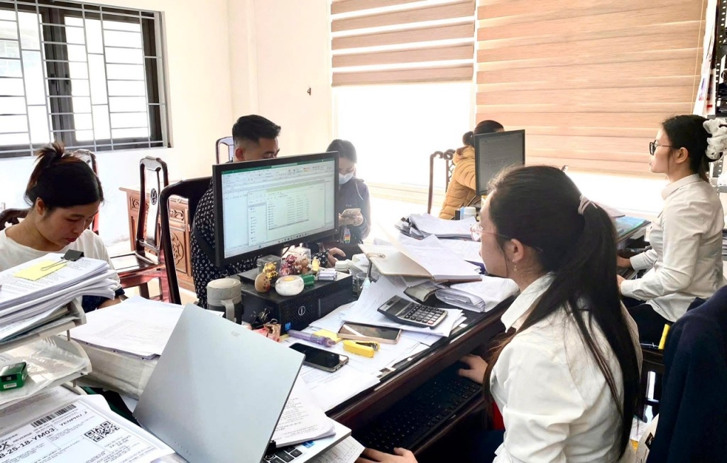 Hướng dẫn xác định thuế thu nhập cá nhân đối với tiền ăn trưa, ăn giữa ca Hướng dẫn xác định thuế thu nhập cá nhân đối với tiền ăn trưa, ăn giữa ca