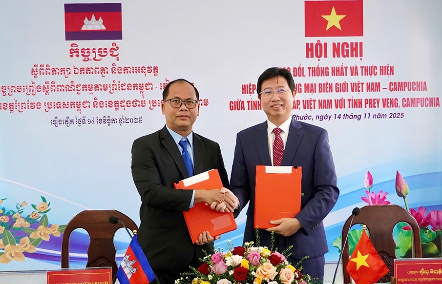 Đồng Tháp - Prey Veng: Ký kết Thỏa thuận vận chuyển hàng hóa qua biên giới