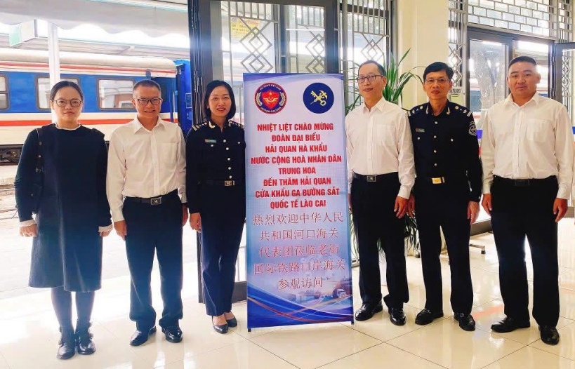 Hải quan khu vực VII tăng cường trao đổi nghiệp vụ với Hải quan Hà Khẩu, Trung Quốc