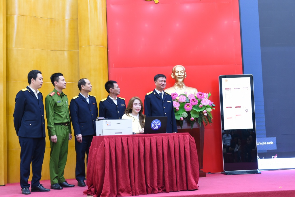 Thuế TP. Hà Nội tổ chức chuỗi sự kiện hỗ trợ hộ kinh doanh chuyển đổi sang kê khai Thuế TP. Hà Nội tổ chức chuỗi sự kiện hỗ trợ hộ kinh doanh chuyển đổi sang kê khai