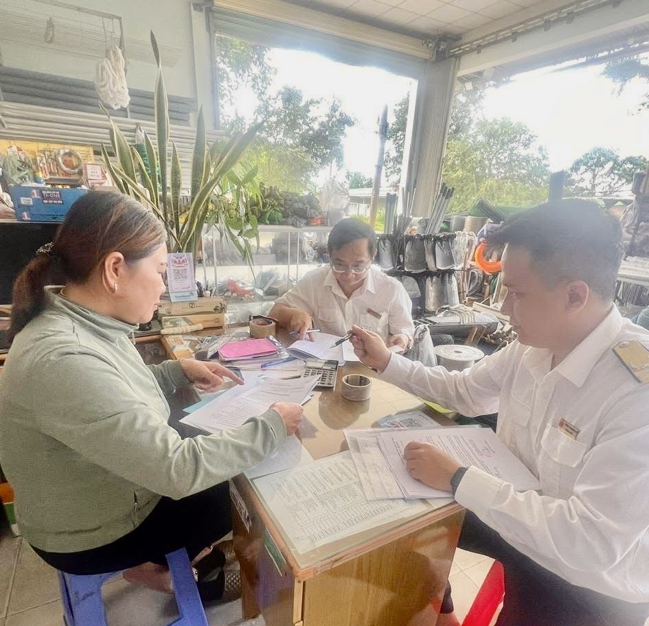 Thuế tỉnh Quảng Ngãi dốc toàn lực hỗ trợ hộ kinh doanh chuyển đổi Thuế tỉnh Quảng Ngãi dốc toàn lực hỗ trợ hộ kinh doanh chuyển đổi