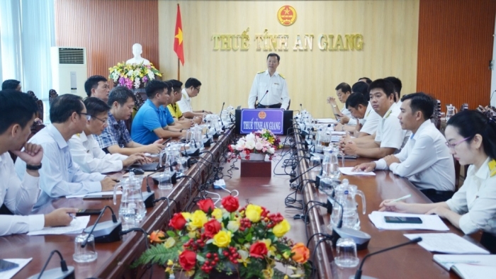 Thuế An Giang: Lan tỏa tinh thần “Cuối tuần không ngừng nghỉ” hỗ trợ hộ kinh doanh