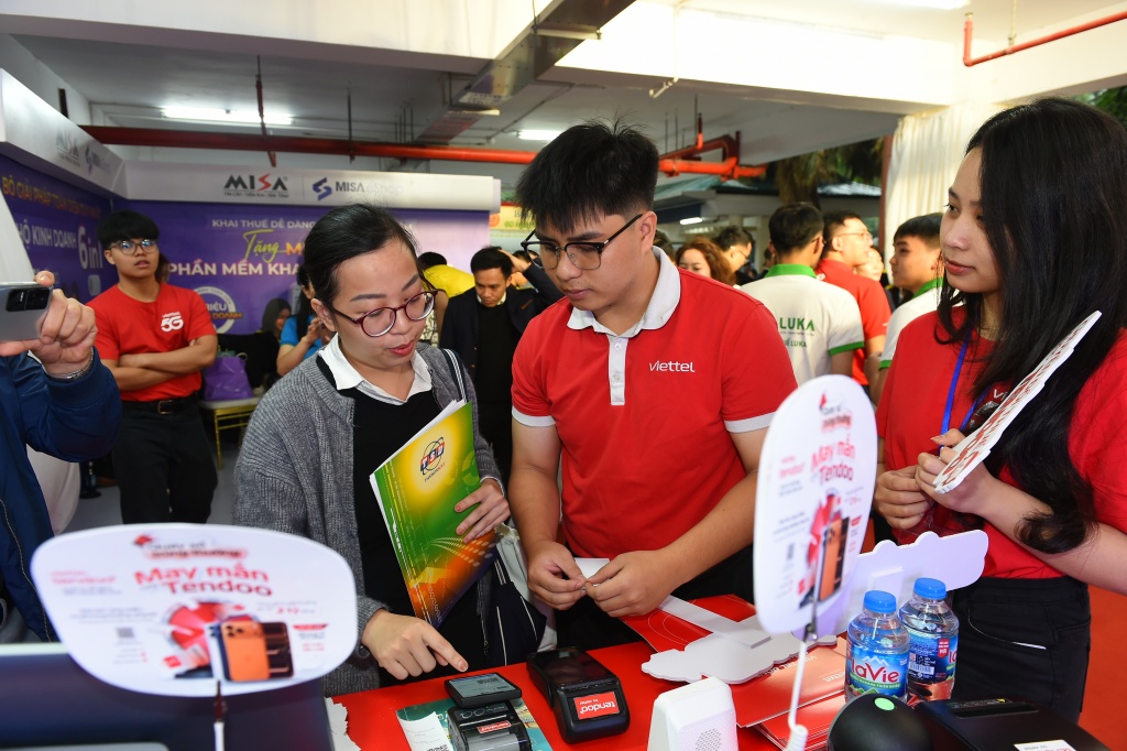 Hà Nội mở kênh zalo “60 ngày cao điểm hộ kinh doanh - Thuế TP. Hà Nội” Hà Nội mở kênh zalo “60 ngày cao điểm hộ kinh doanh - Thuế TP. Hà Nội”