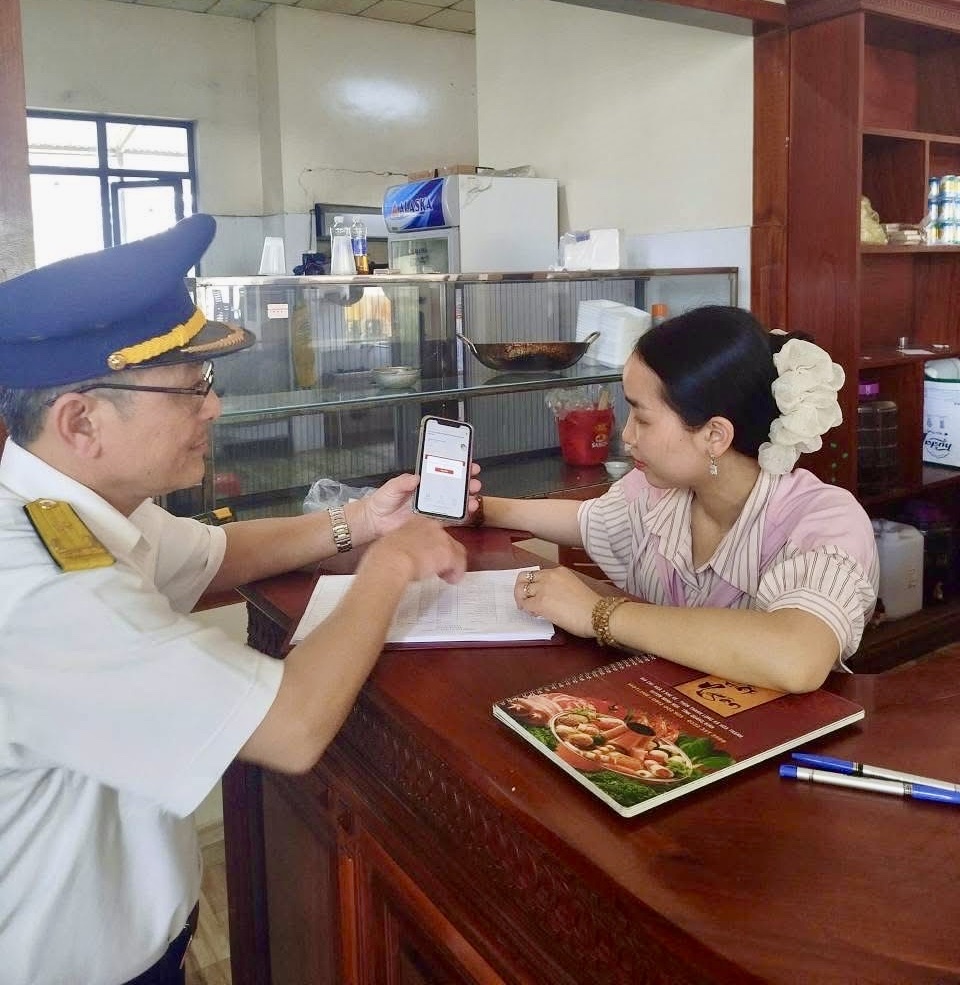 Thuế tỉnh Quảng Trị giúp hộ kinh doanh tự tin với mô hình quản lý thuế mới Thuế tỉnh Quảng Trị giúp hộ kinh doanh tự tin với mô hình quản lý thuế mới