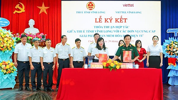 Thuế tỉnh Vĩnh Long: Tiếp tục phối hợp hỗ trợ hộ kinh doanh chuyển đổi sang kê khai thuế Thuế tỉnh Vĩnh Long: Tiếp tục phối hợp hỗ trợ hộ kinh doanh chuyển đổi sang kê khai thuế