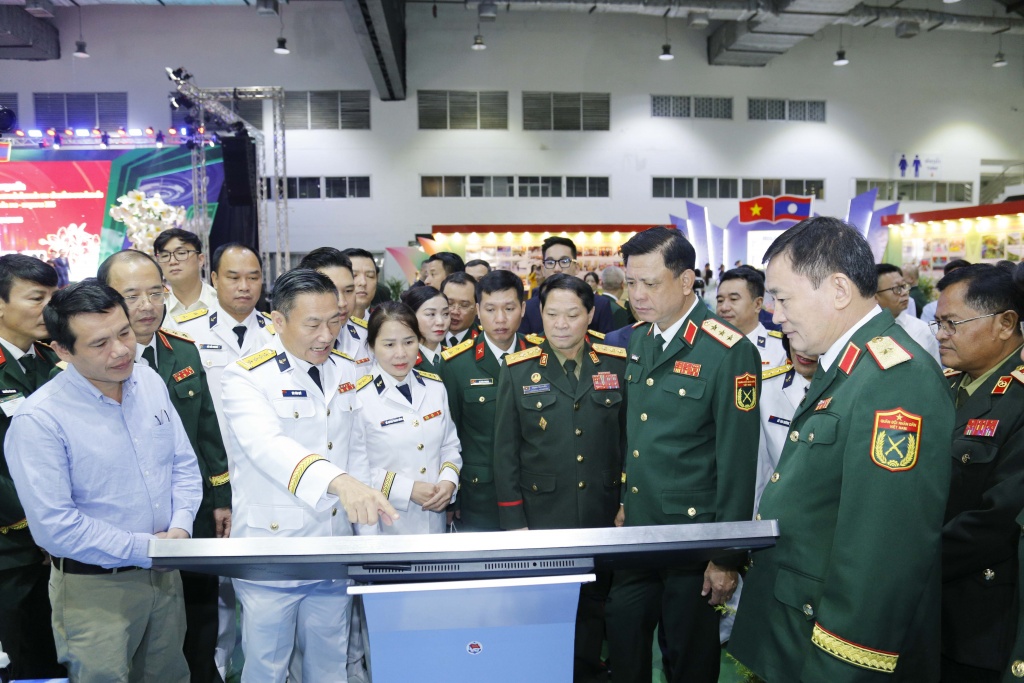 Nâng tầm hợp tác, mở rộng kết nối logistics Việt Nam - Lào