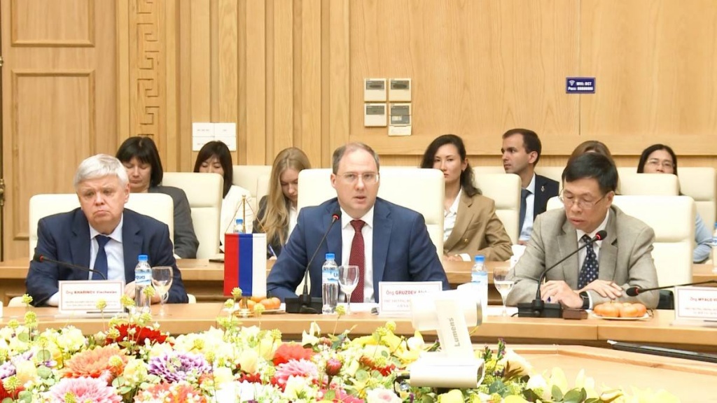 Việt - Nga thúc đẩy hợp tác về công nghiệp và đổi mới sáng tạo