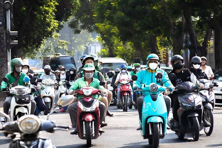 Xây dựng, ban hành Bảng giá tính lệ phí trước bạ ô tô, xe máy áp dụng từ 1/1/2026 Xây dựng, ban hành Bảng giá tính lệ phí trước bạ ô tô, xe máy áp dụng từ 1/1/2026