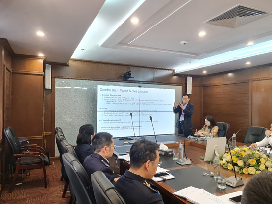 Lãnh đạo Hải quan khu vực V chia sẻ khó khăn với Amkor Technology Việt Nam Lãnh đạo Hải quan khu vực V chia sẻ khó khăn với Amkor Technology Việt Nam