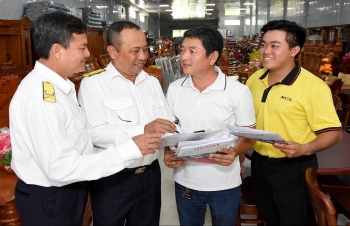 Đẩy mạnh phổ biến Cẩm nang nghiệp vụ thuế dành cho công chức cấp xã