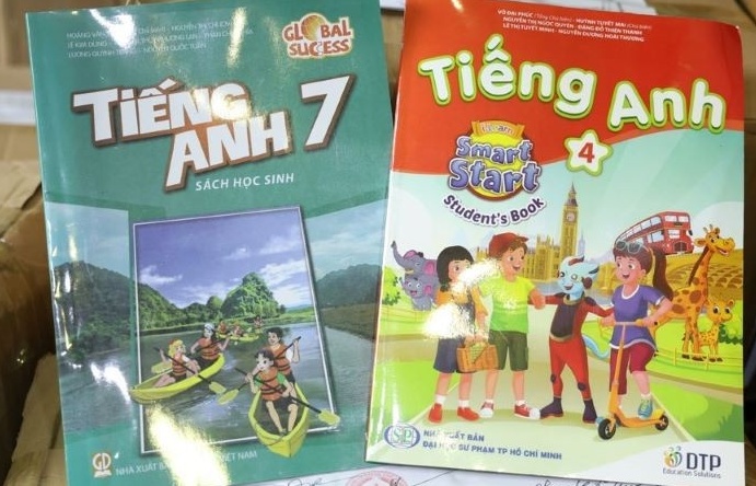 Khởi tố 6 đối tượng về tội sản xuất kinh doanh sách giả