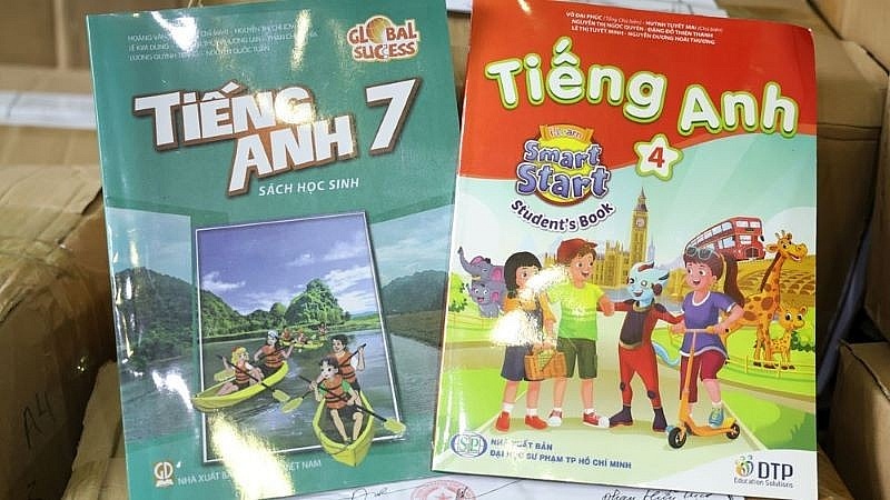 Khởi tố 6 đối tượng về tội sản xuất kinh doanh sách giả Khởi tố 6 đối tượng về tội sản xuất kinh doanh sách giả