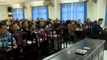 Thuế cơ sở 2 tỉnh Sơn La “cầm tay chỉ việc” hỗ trợ hộ kinh doanh