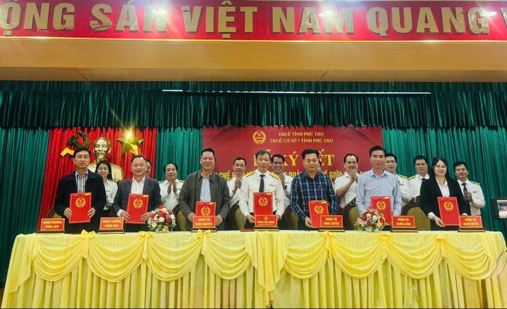 Thuế cơ sở 7 tỉnh Phú Thọ ký quy chế phối hợp với UBND các phường, xã trên địa bàn