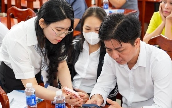 Hàng trăm tiểu thương hào hứng với Chương trình tương tác "Lên số - Lên đời"