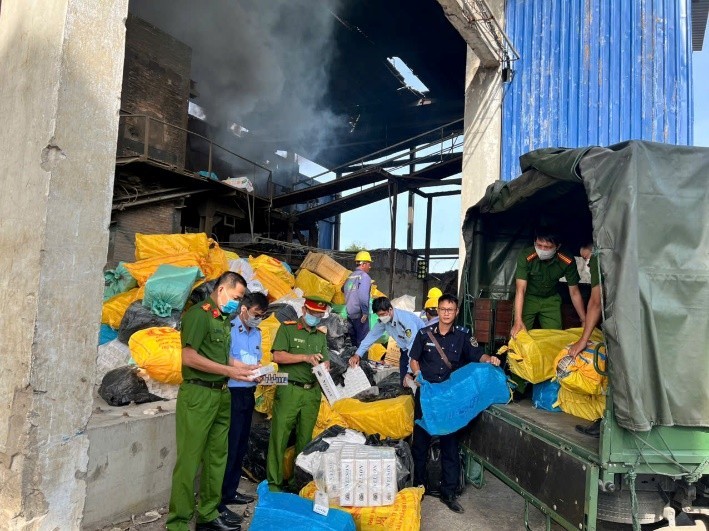 An Giang tiêu hủy trên 256.000 bao thuốc lá nhập lậu