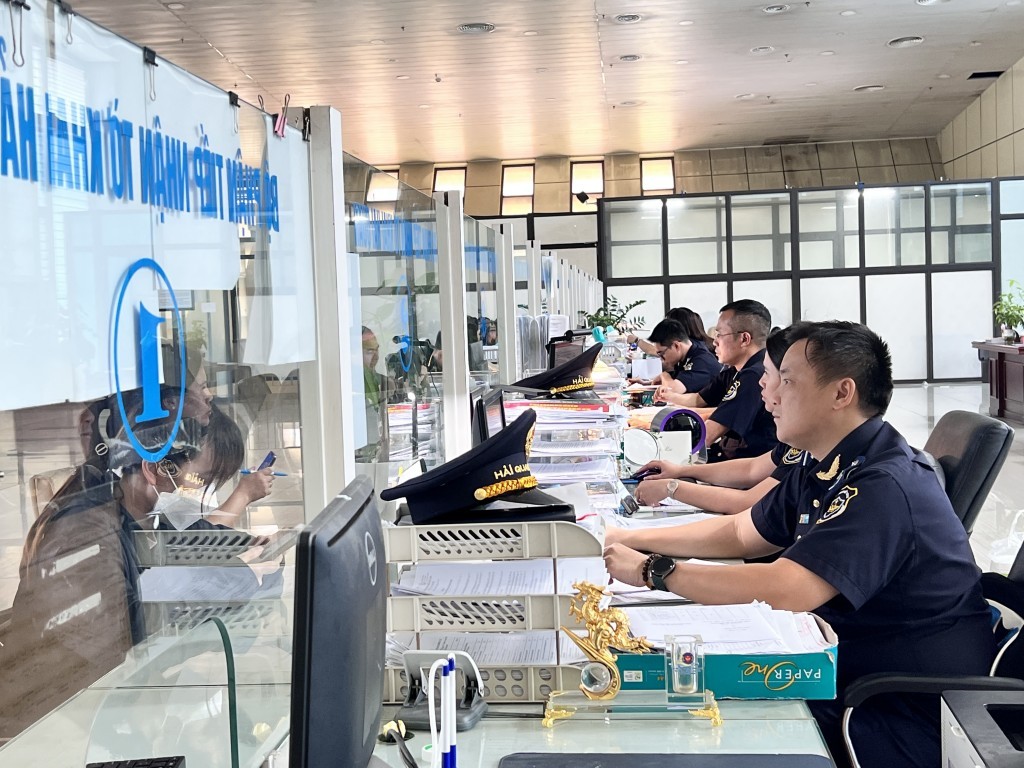 Chi cục Hải quan khu vực VI: Thu ngân sách cán đích ngoạn mục