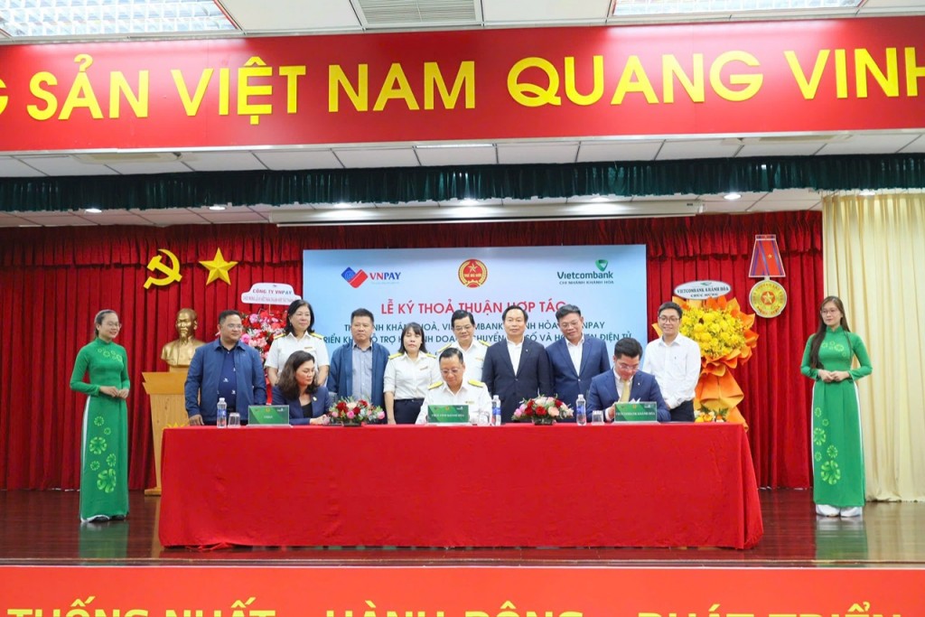 Thuế tỉnh Khánh Hòa hỗ trợ hộ kinh doanh chuyển đổi số và hoá đơn điện tử