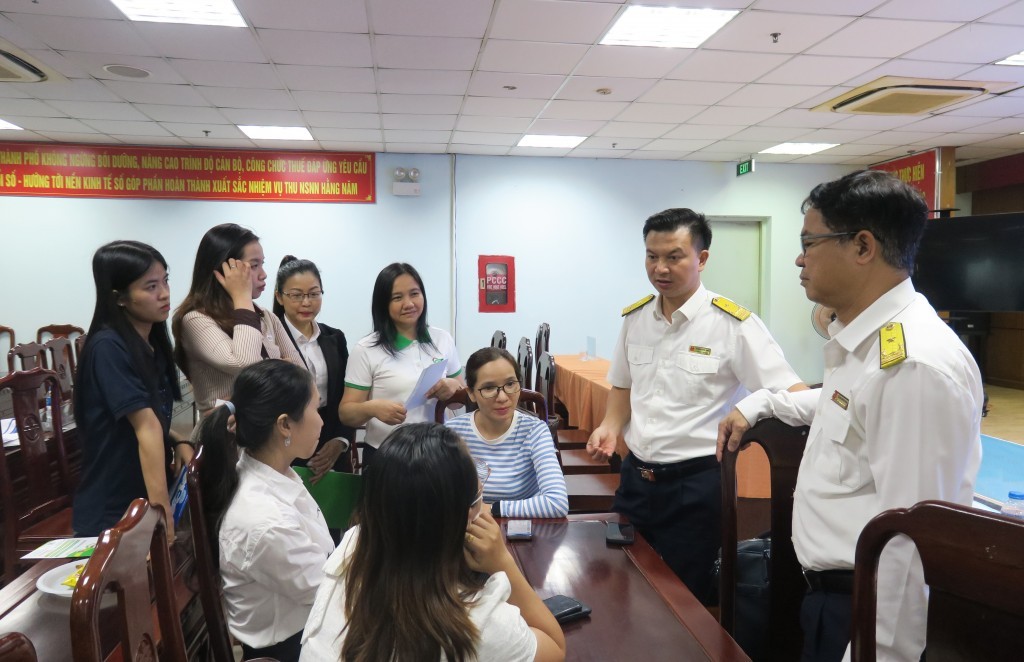 Thuế TP. Hồ Chí Minh: Không để hộ kinh doanh lo lắng khi chuyển sang phương pháp kê khai