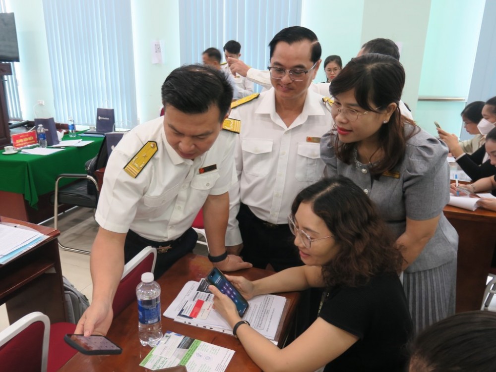 Thuế TP. Hồ Chí Minh: Không để hộ kinh doanh lo lắng khi chuyển sang phương pháp kê khai