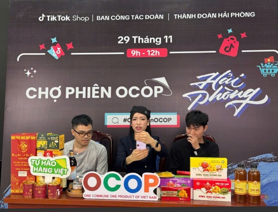 mang đến gần 20 sản phẩm đến từ 8 các chủ thể OCOP.