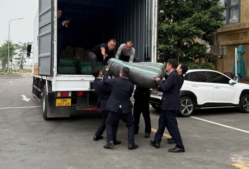 Chi cục Hải quan khu vực IV, Ban Nghiệp vụ thuế hải quan (Cục Hải quan) cùng các mạnh thường quân đã chung tay vận động quyên góp.