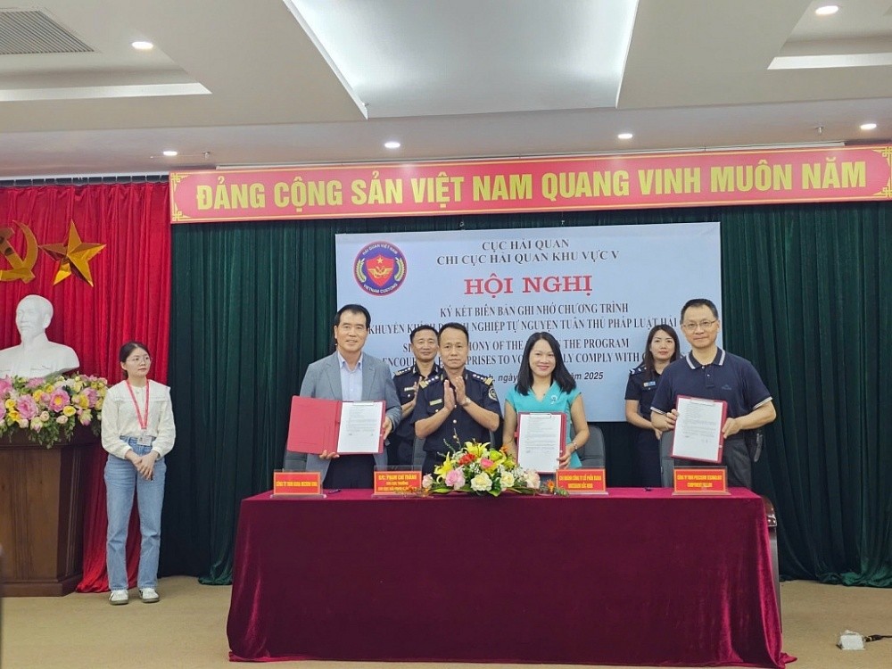 Hải quan khu vực V “sát cánh” cùng doanh nghiệp để cải thiện nguồn thu