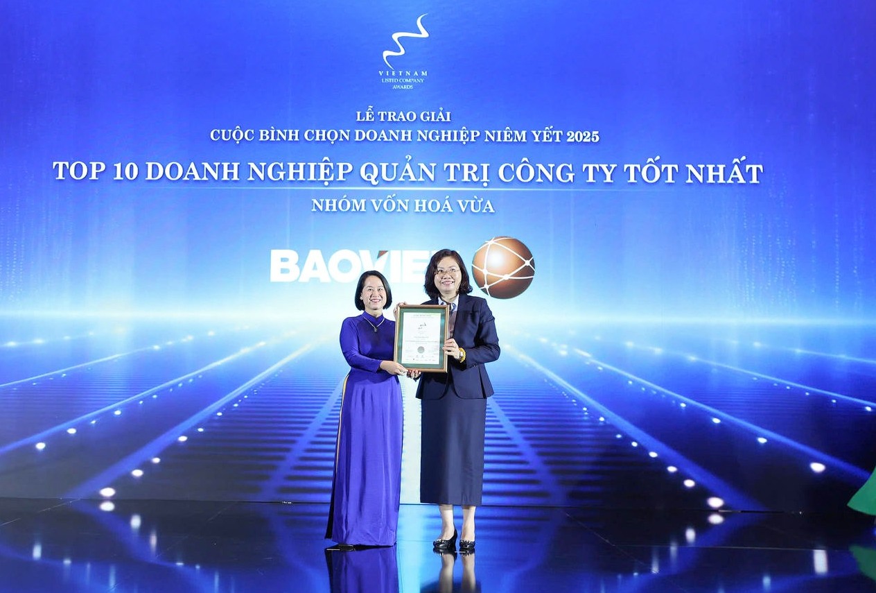 Vinh danh doanh nghiệp niêm yết xuất sắc trong minh bạch thông tin năm 2025