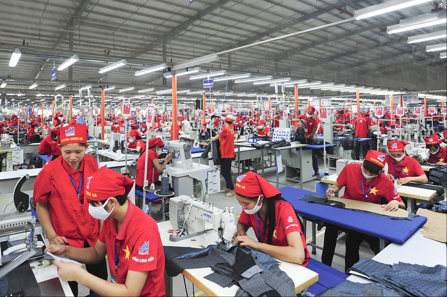 Doanh nghiệp Việt chủ động hóa giải sức ép thị trường - Bài 4: Nỗ lực bứt phá, định vị thương hiệu Việt toàn cầu