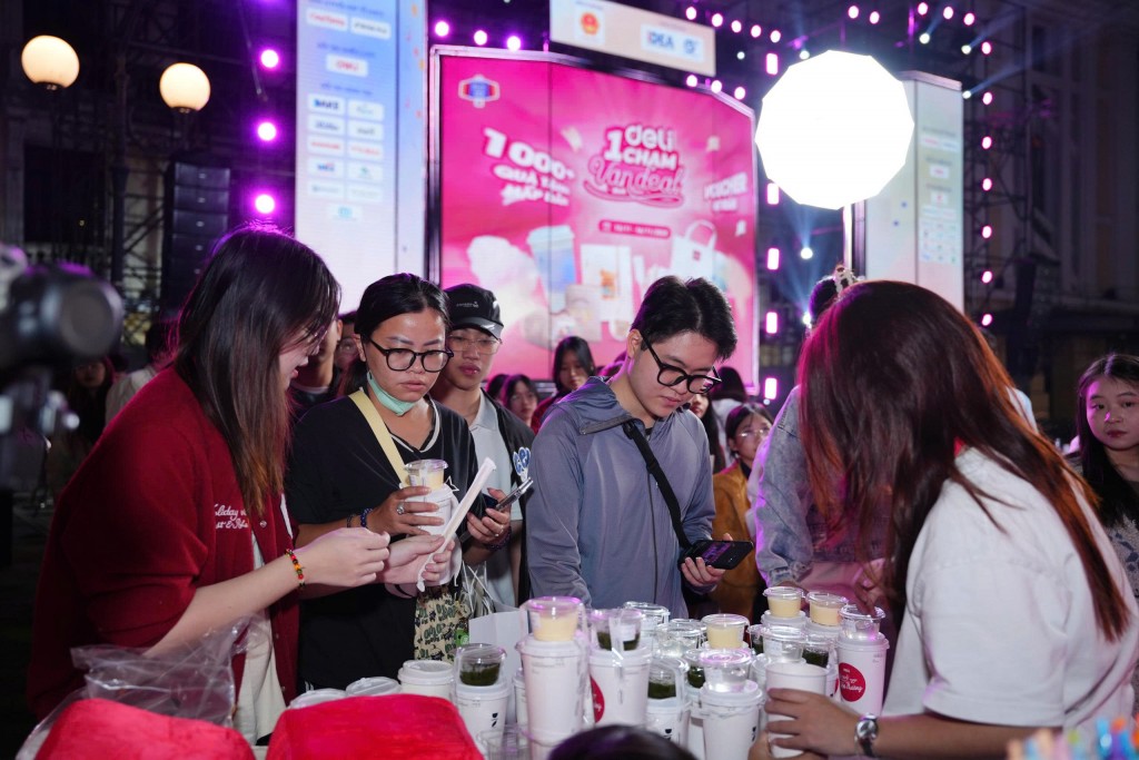 Cuộc đua thị phần giữa TikTok Shop và Shopee ngày càng quyết liệt