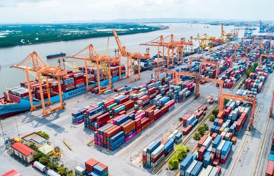 Xây dựng chính sách vượt trội, cạnh tranh để thí điểm một số khu thương mại tự do