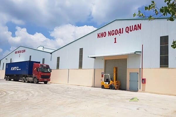 Chính sách mặt hàng đưa vào, đưa ra kho ngoại quan