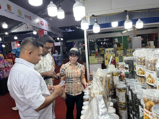 TP. Hồ Chí Minh: Doanh thu bán lẻ tăng cao nhờ kích cầu TP. Hồ Chí Minh: Doanh thu bán lẻ tăng cao nhờ kích cầu