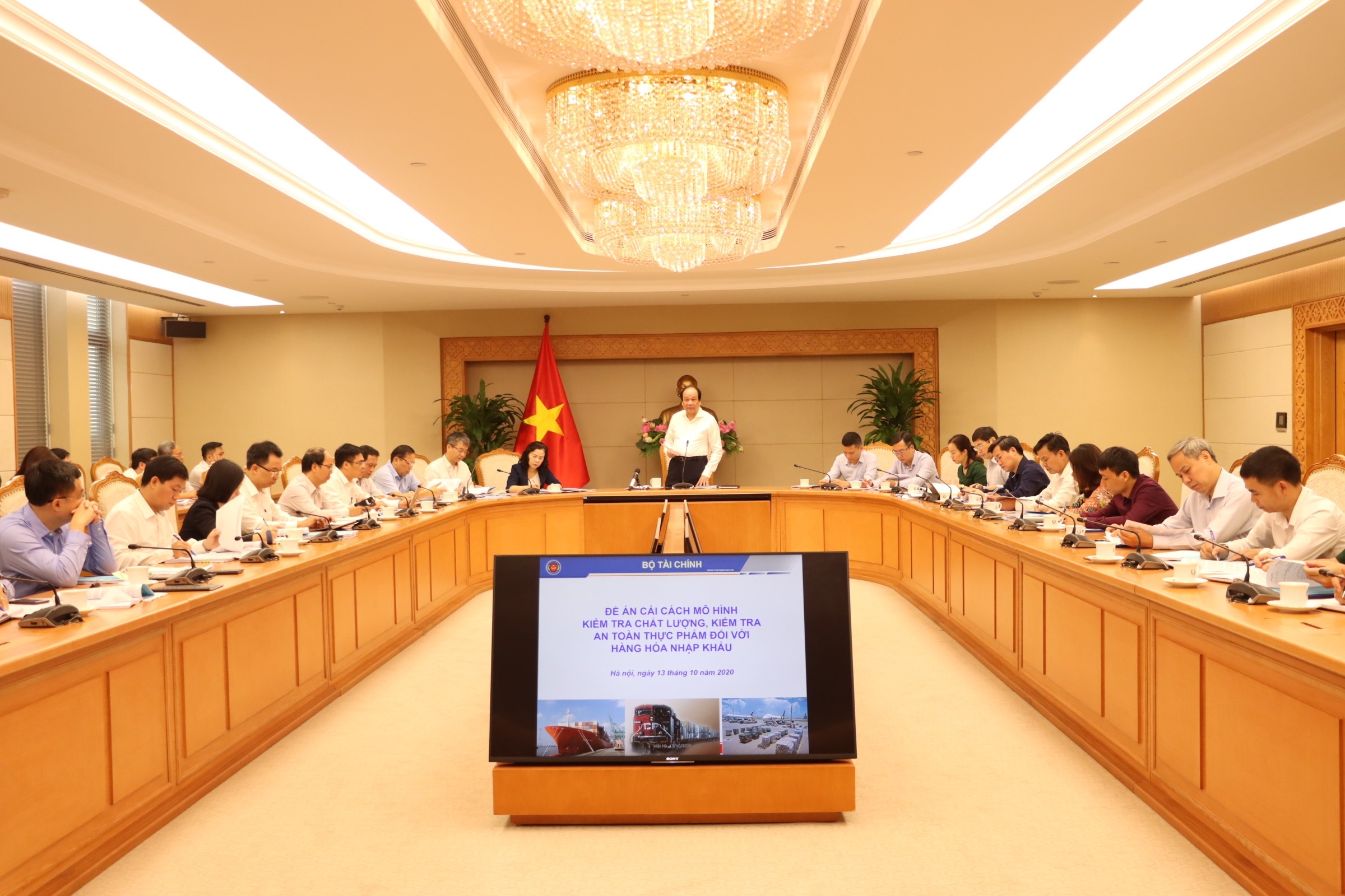 Megastory: Hành trình hiện thực hóa chỉ đạo của Chính phủ: Cơ quan Hải quan là đầu mối thực hiện kiểm tra chuyên ngành tại cửa khẩu Megastory: Hành trình hiện thực hóa chỉ đạo của Chính phủ: Cơ quan Hải quan là đầu mối thực hiện kiểm tra chuyên ngành tại cửa khẩu