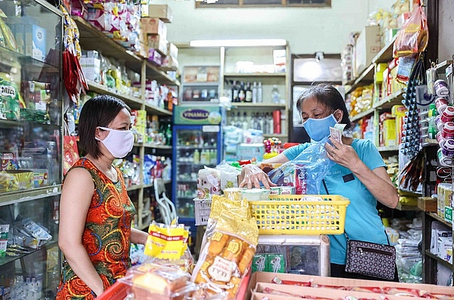 Nhờ chính sách giảm thuế GTGT, nên giá các mặt hàng khá ổn định. 	Ảnh: ST.