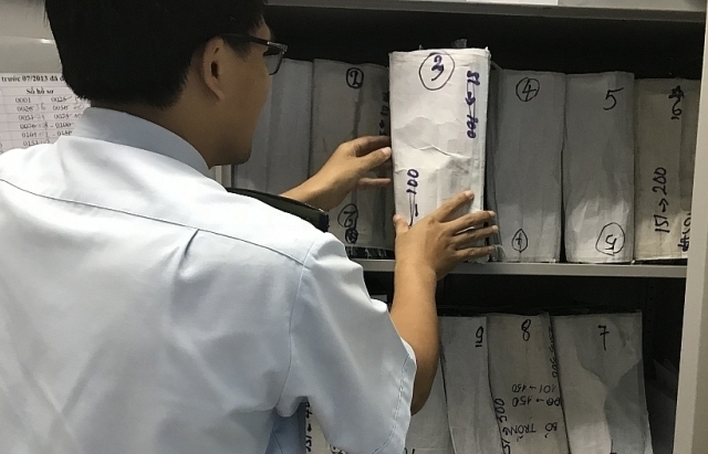 Bị cưỡng chế, một doanh nghiệp nhờ đại lý mở tờ khai hải quan