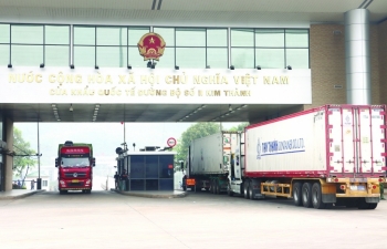 Hải quan cửa khẩu quốc tế Lào Cai thông quan hơn 1.700 xe hàng dịp nghỉ Quốc khánh