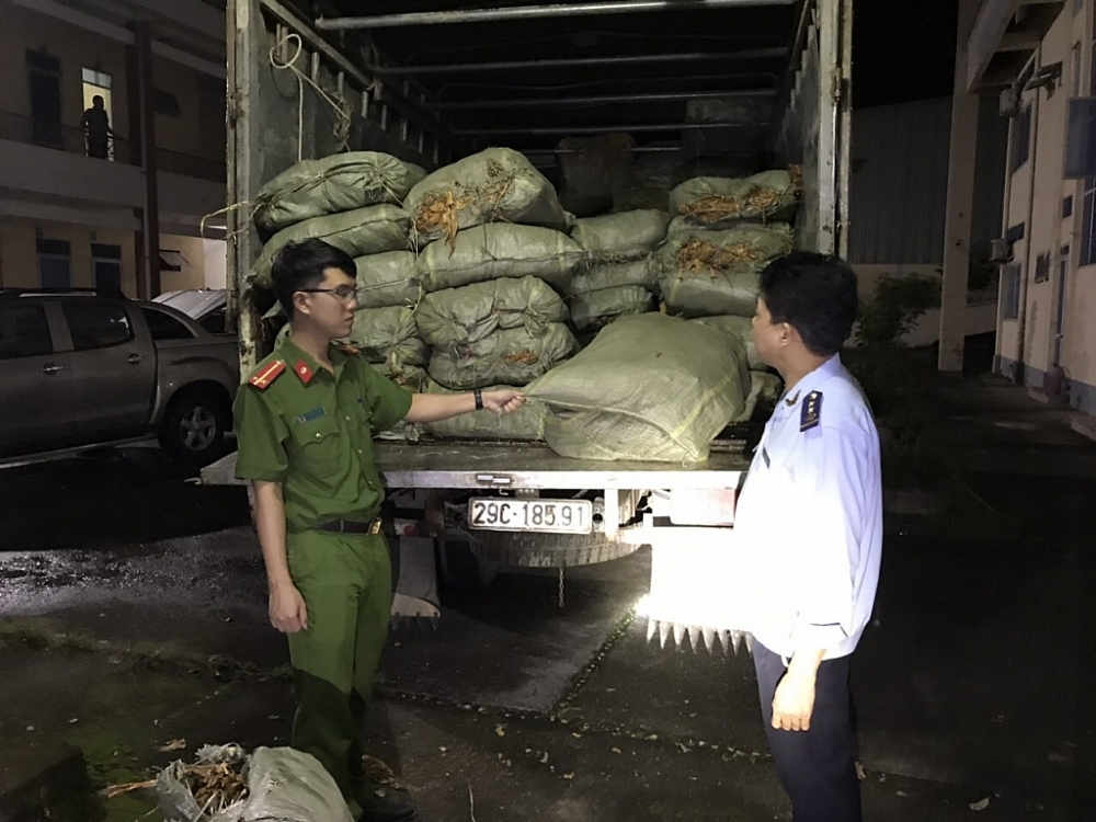 Một vụ vận chuyển trái phép nguyên liệu thuốc lá Trung Quốc do Hải quan Cao Bằng chủ trì, phối hợp với cơ quan Công an và các đơn vị chức năng bắt giữ tháng 5/2021. 	 	Ảnh: Hải quan Cao Bằng cung cấp