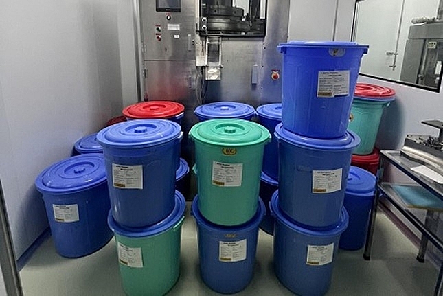 Nguyên liệu sản xuất tân dược giả do Công an TPHCM phát hiện tháng 6/2022. 	Ảnh: Công an cung cấp