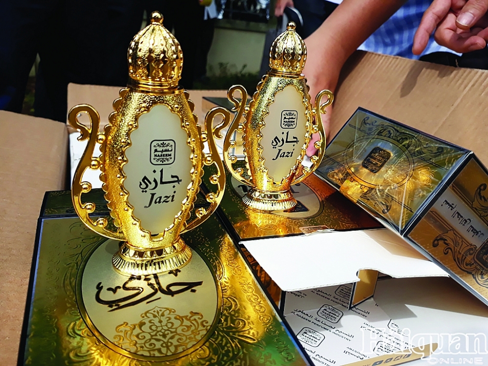 Nước hoa trong lô hàng vi phạm nhập khẩu từ Các Tiểu vương quốc Ả rập Thống nhất (UAE) do Cục Điều tra chống buôn lậu phối hợp với Hải quan Hải Phòng phát hiện, thu giữ tháng 6/2021. 	Ảnh: T.Bình