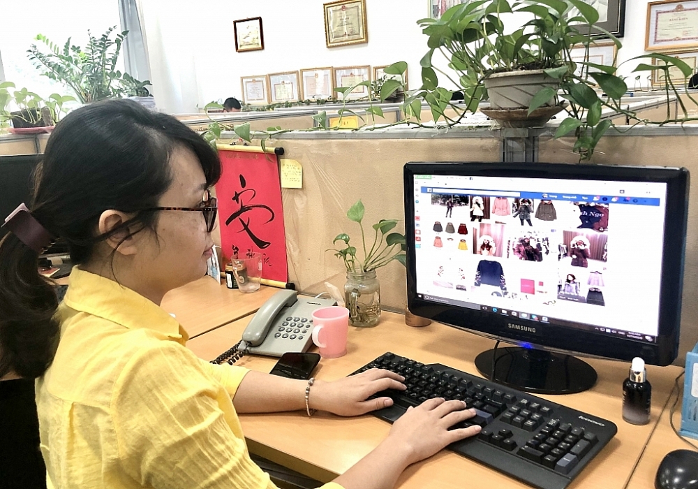 Ngành Thuế sẽ tiếp tục hiện đại hoá công tác quản lý thuế kinh doanh trên nền tảng thương mại điện tử.  	Ảnh: Thùy Linh