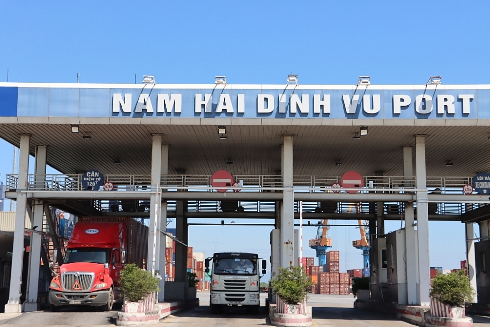 Từ ngày 1/10, việc quản lý hải quan đối với Cảng Nam Hải Đình Vũ được chuyển từ Chi cục Hải quan cửa khẩu cảng Hải Phòng khu vực 3 sang Chi cục Hải quan cửa khẩu cảng Hải Phòng khu vực 2. 	Ảnh: T.Bình