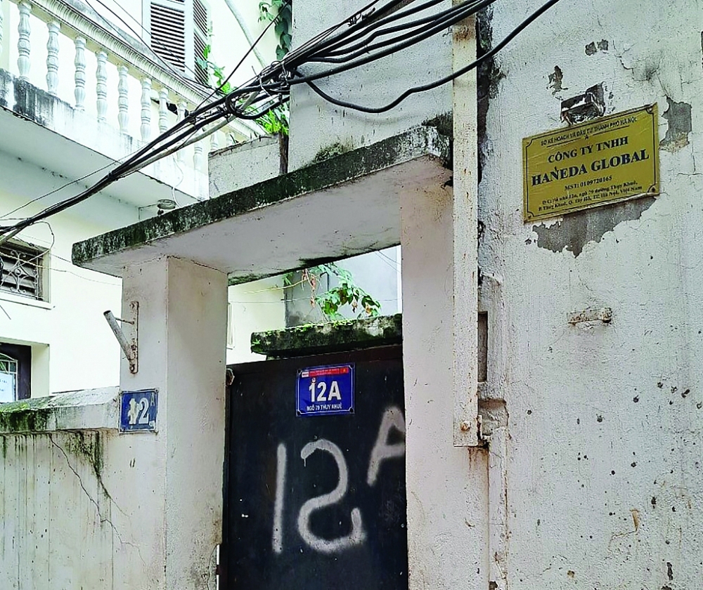 Căn nhà số 12A nơi Công ty đặt địa chỉ đăng ký kinh doanh và cũng là địa chỉ đăng ký thường trú của bà Nguyễn Ngọc Huyền.  	Ảnh: T.Bình