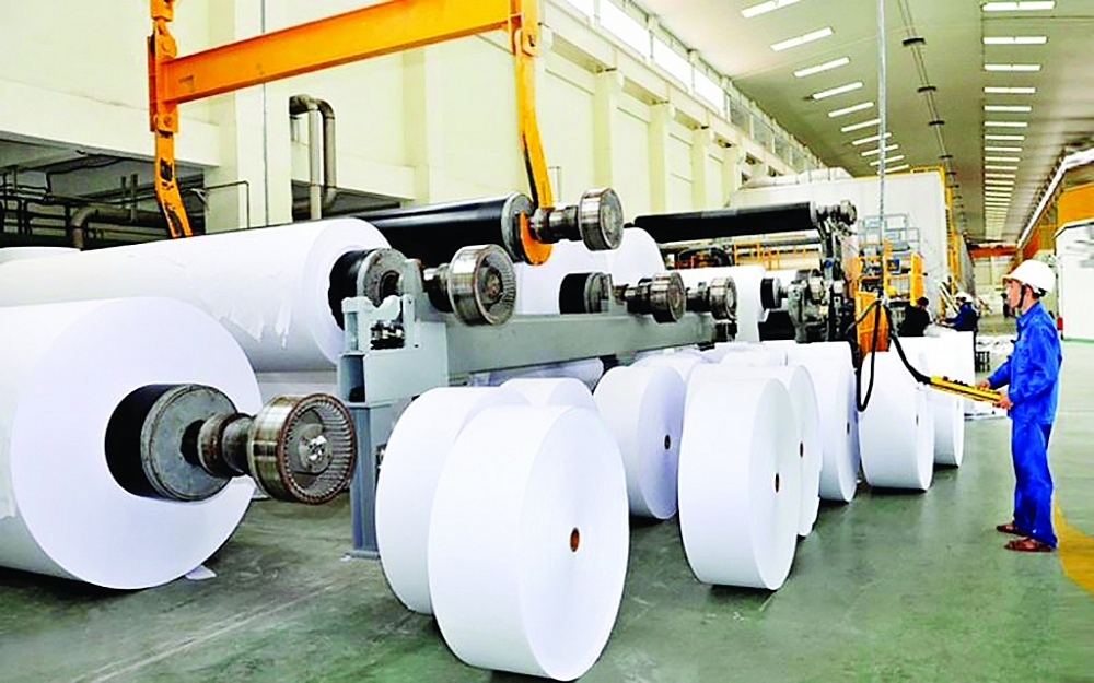 Các DN ngành giấy vẫn đầu tư mở rộng sản xuất để đón đầu cơ hội từ FTA. 	Ảnh: ST
