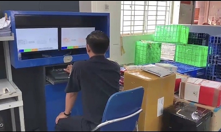 Gần 26 kg ma túy được phát hiện qua máy soi các kiện hàng nhập khẩu qua đường Chuyển Phát Nhanh. 	Ảnh: T.H