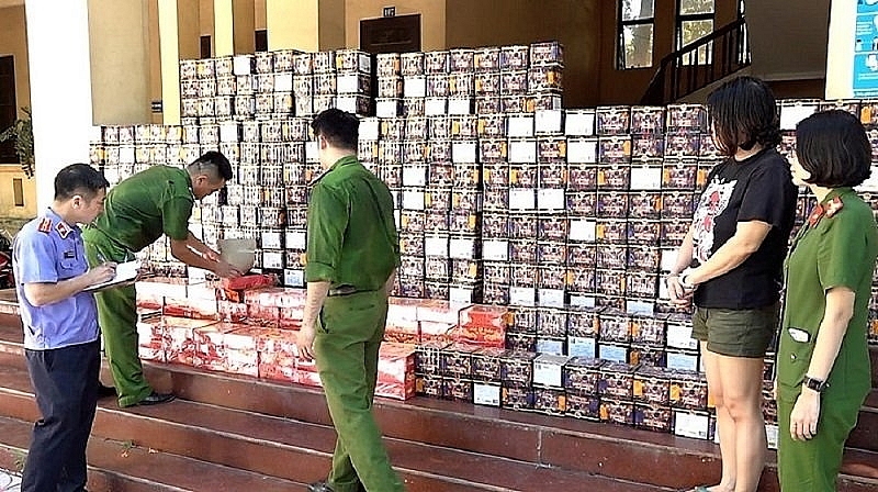 895 kg pháo nổ từ Lào được đối tượng Mai Thị Lý vận chuyển về Nghệ An được lực lượng Công an triệt phá ngày 22/8/2022.	Ảnh: ST