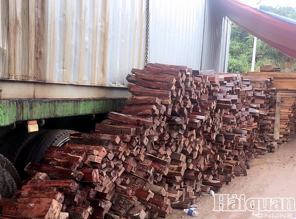 Hàng hóa vi phạm.
