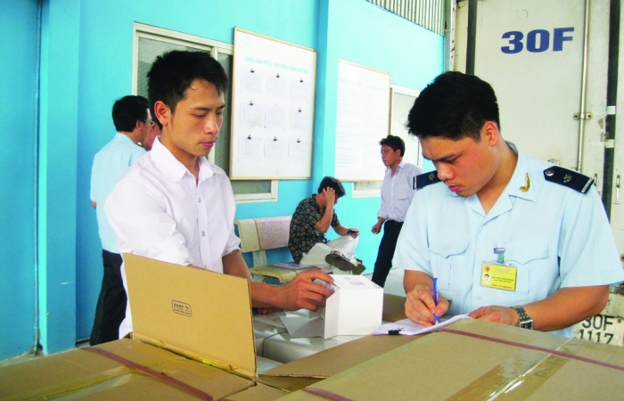 Gỡ vướng chính sách thuế giá trị gia tăng đối với nhập khẩu trang thiết bị y tế